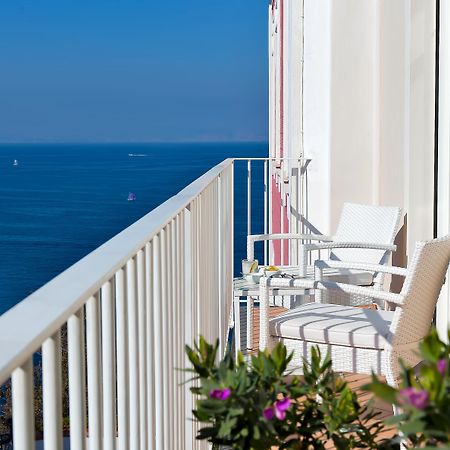 Hotel Villa Garden Сант'Анджелло Экстерьер фото