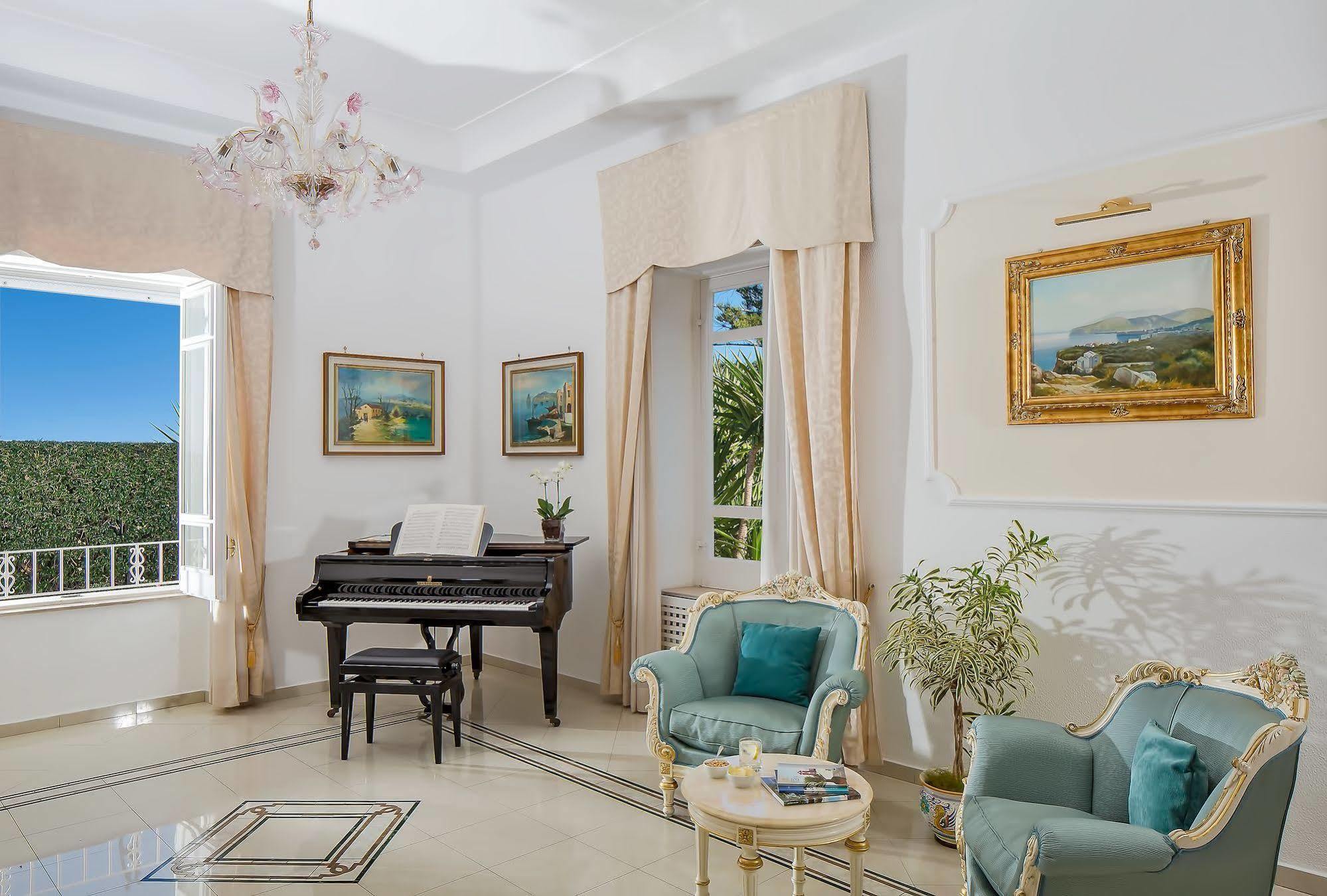 Hotel Villa Garden Сант'Анджелло Экстерьер фото
