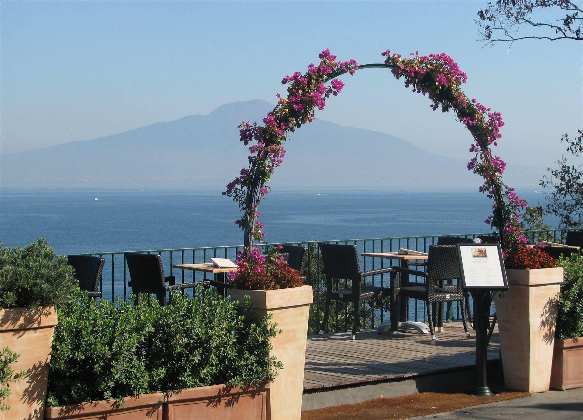 Hotel Villa Garden Сант'Анджелло Экстерьер фото