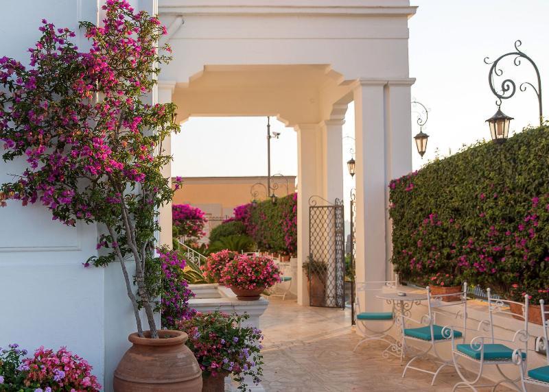 Hotel Villa Garden Сант'Анджелло Экстерьер фото